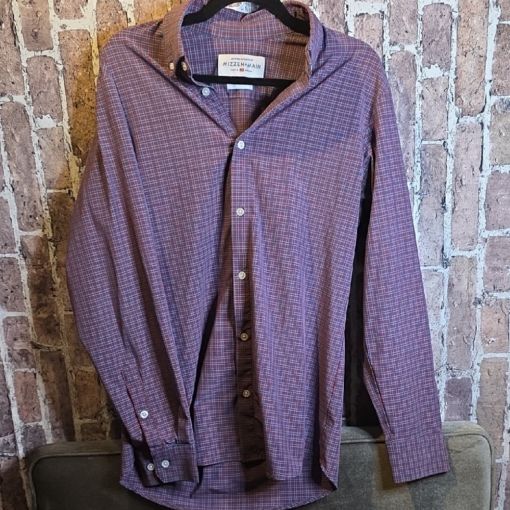 Mizzen+Main Navy/Red Button Down Mens Business Casual